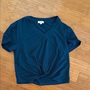Evereve Women's Navy V-Neck Top